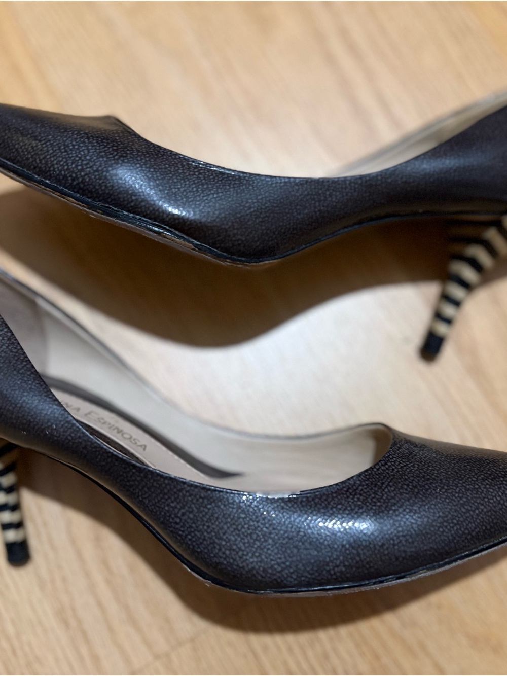 Carolinna EspinosaBlack Textured Leather Pointed-Toe Pumps with Stripe Heel 6M